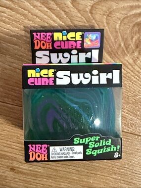 Nice Cube Swirl Super Solid Squish - Green & Purple